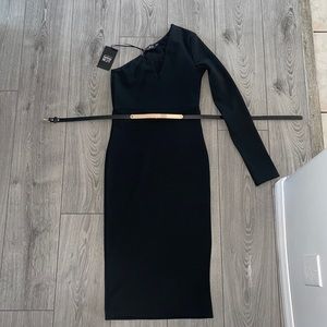 Boohoo Black Midi dress